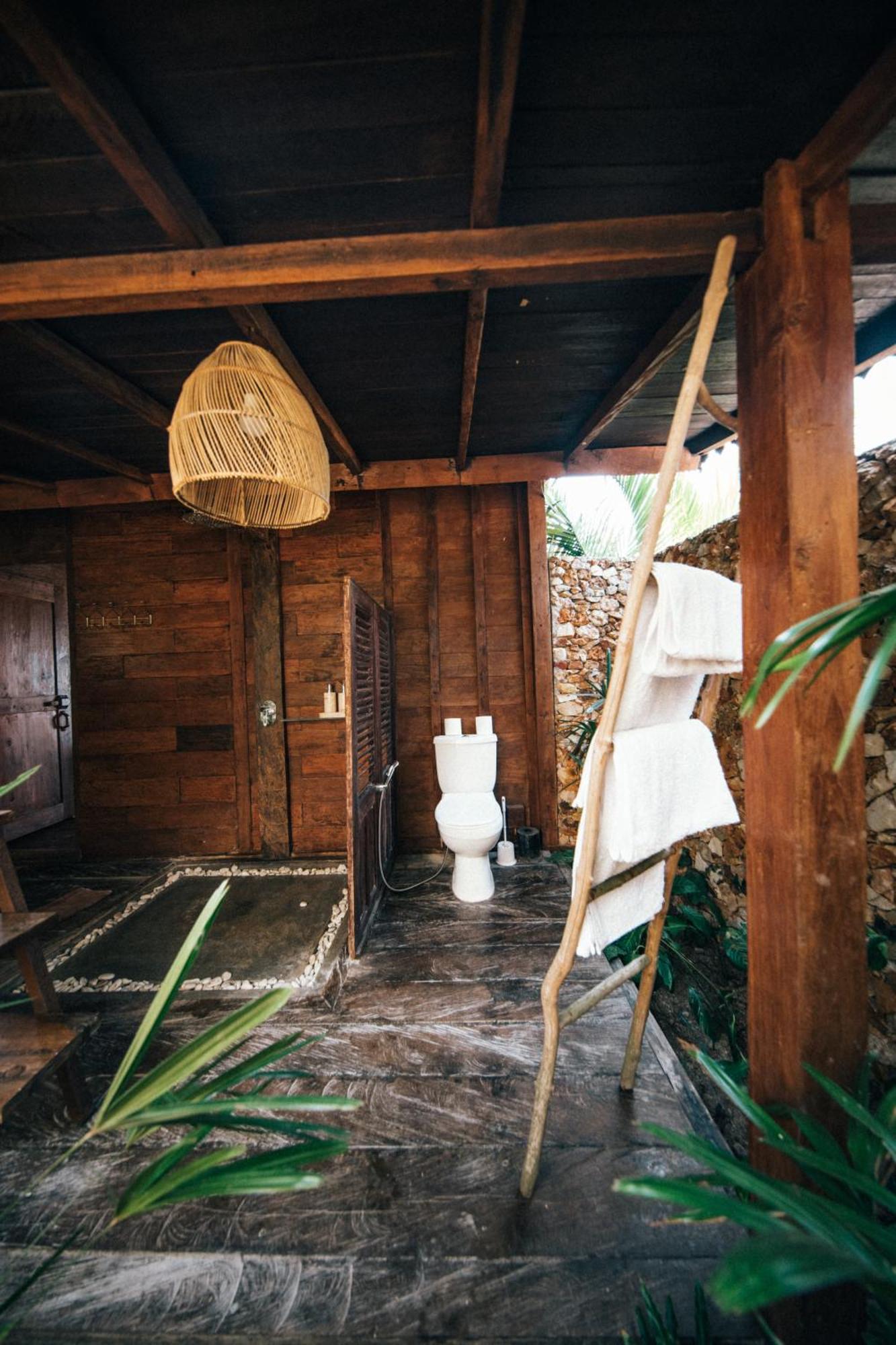 Villa Ellya Areguling, For 8-10 Pax Kuta  Экстерьер фото